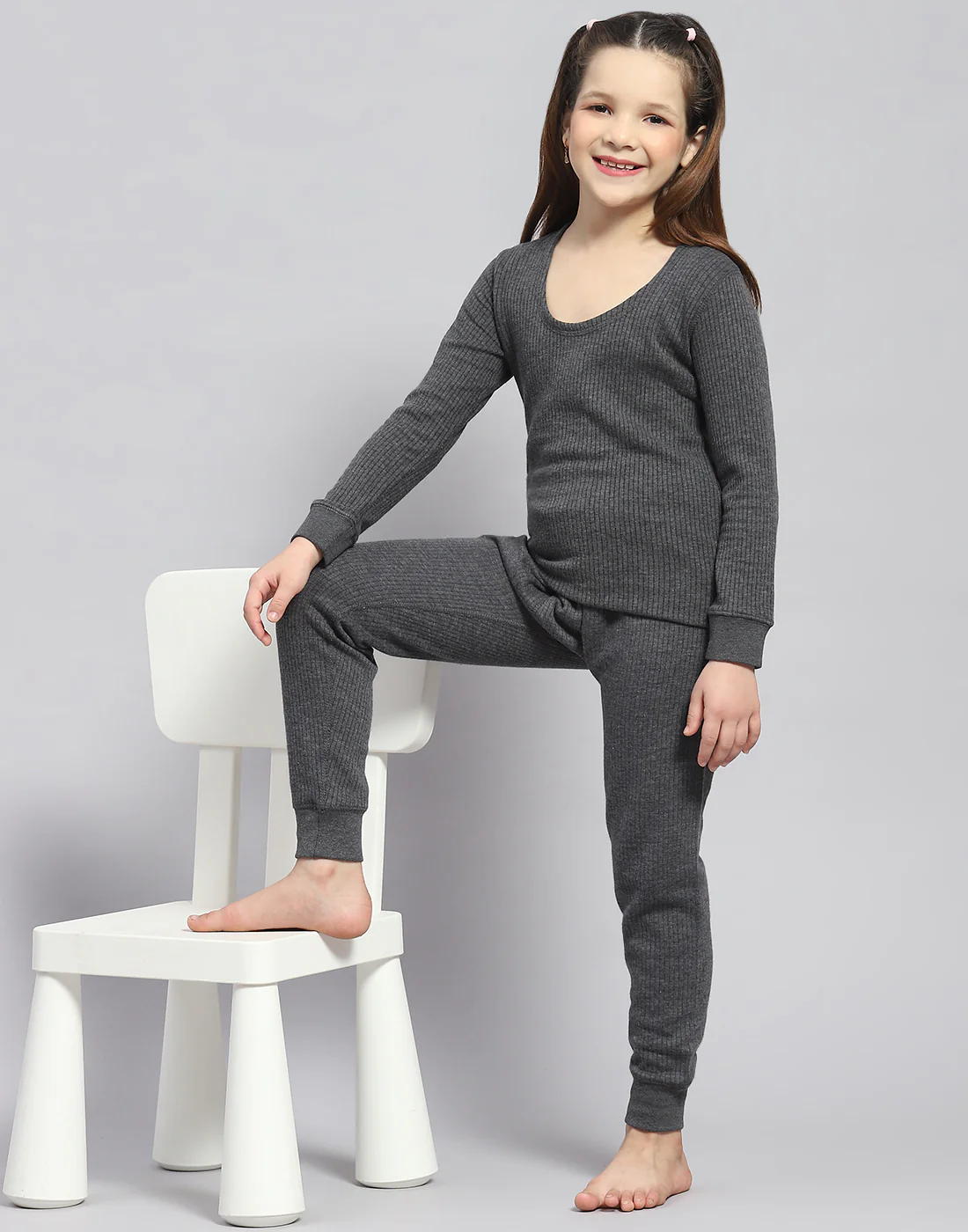 Girls Charcoal Solid Round Neck Full Sleeve Thermal Vest - Image 2