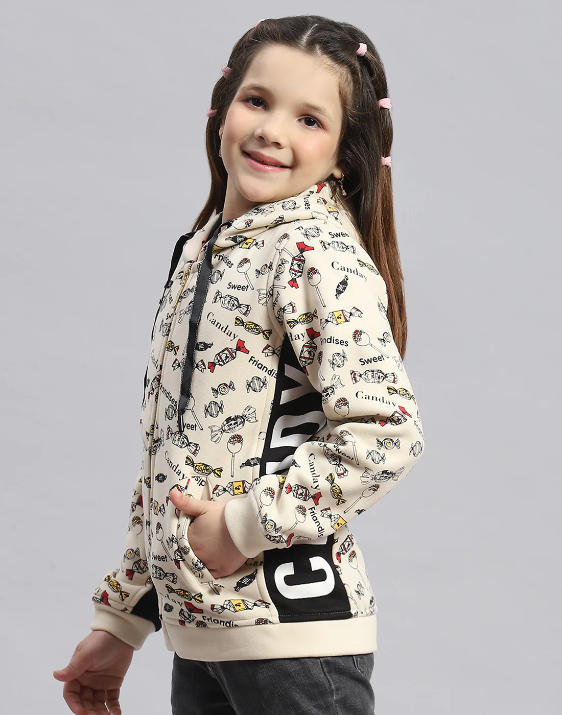 Girls Cream Printed Hooded Full Sleeve Sweatshirt - Image 3