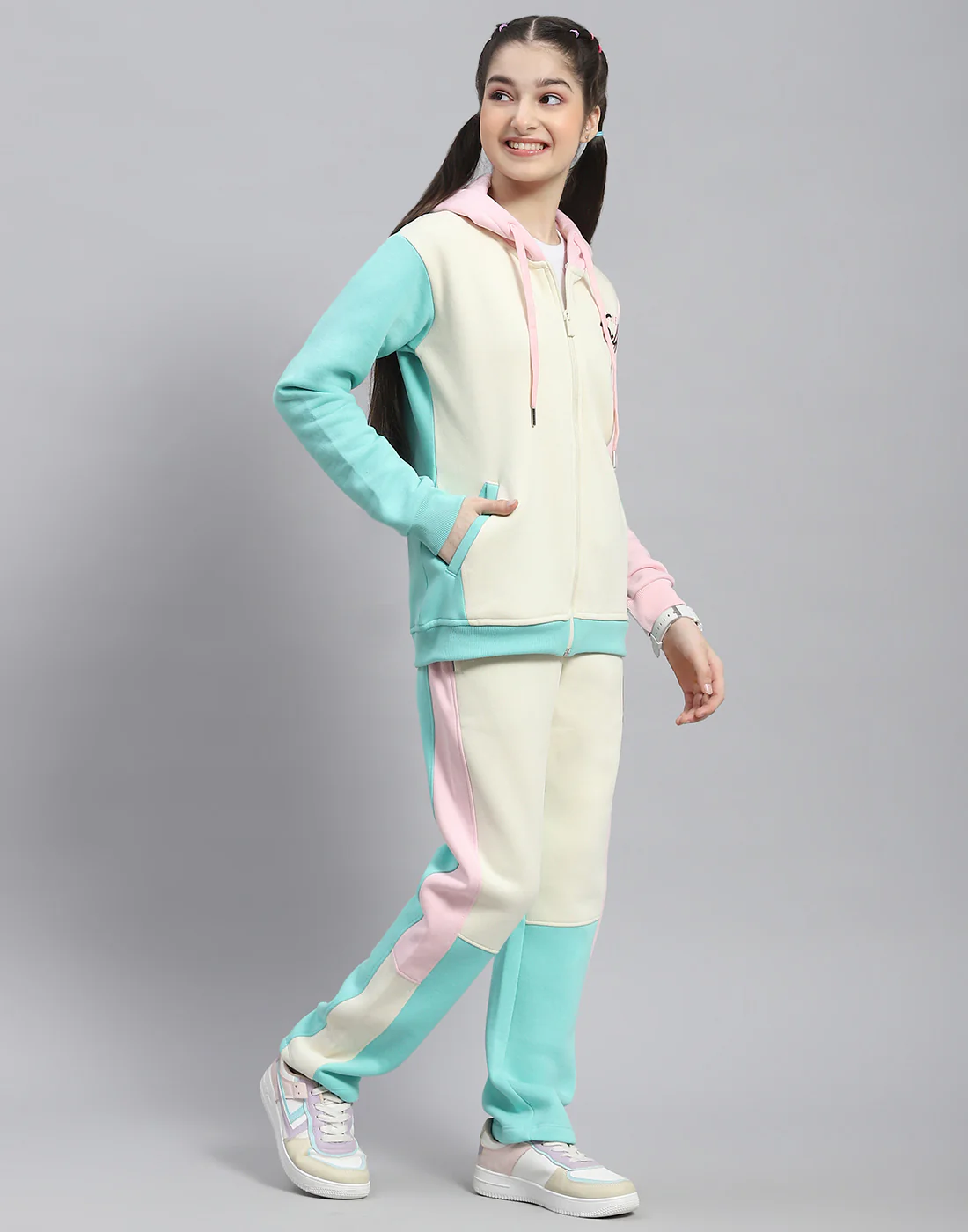 Girls Cream Printed Hooded Full Sleeve Tracksuit - Image 4