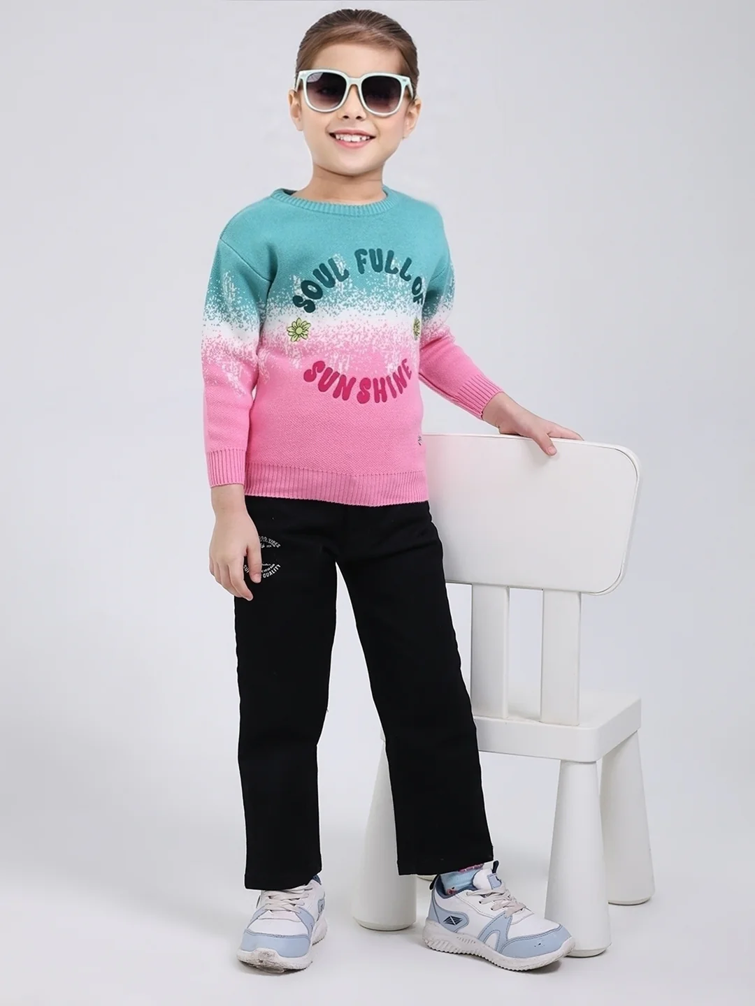 Girls Green Embroidered Round Neck Full Sleeve Pullover - Image 2