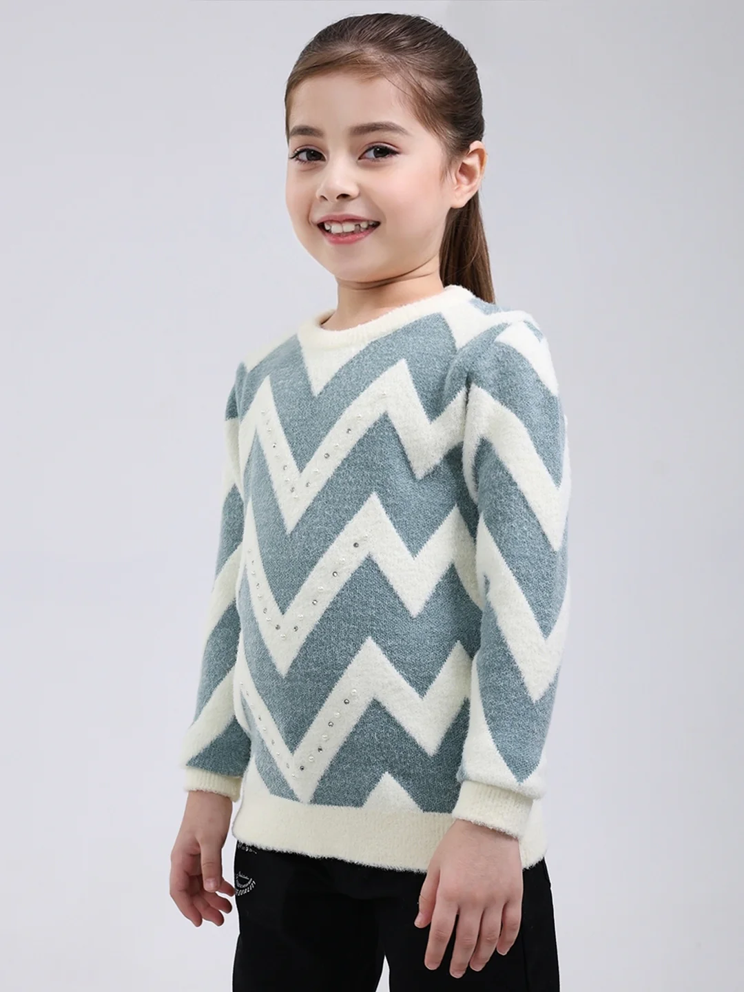 Girls Green Embroidered Round Neck Full Sleeve Pullover - Image 3