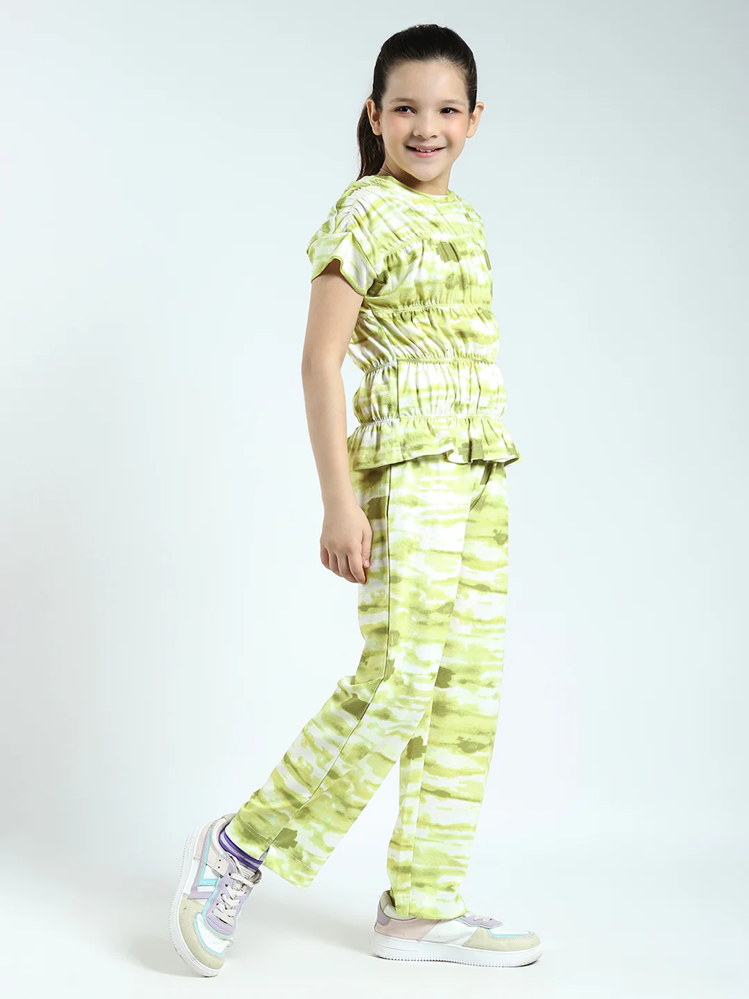 Girls Green Printed Round Neck Half Sleeve Cords Set - Image 4