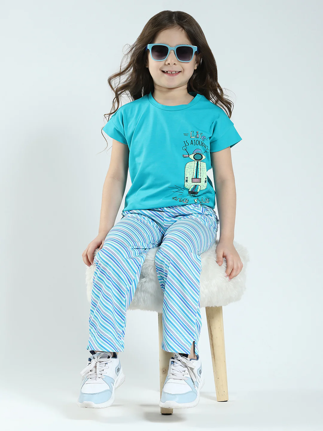 Girls Green Printed Round Neck Half Sleeve Lower Set - Image 2