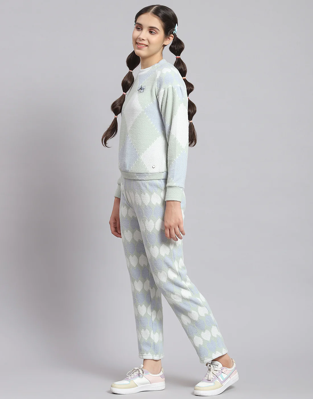 Girls Green Self Design T Neck Full Sleeve Cords Set - Image 3