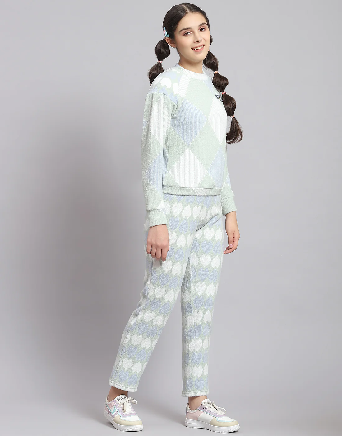 Girls Green Self Design T Neck Full Sleeve Cords Set - Image 4