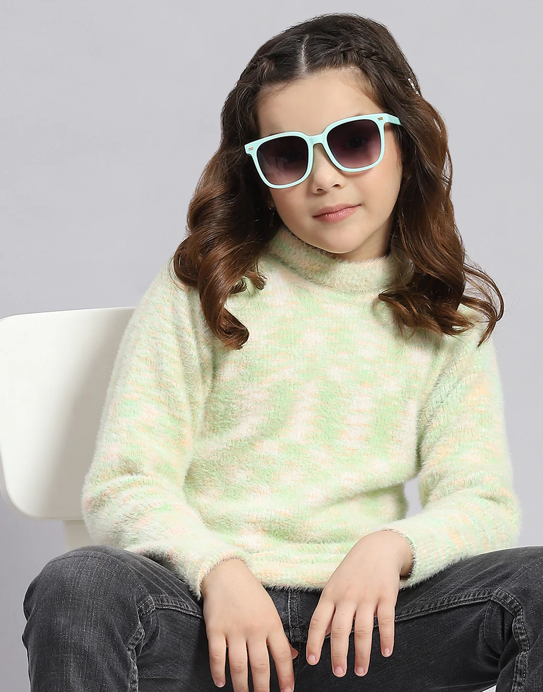 Girls Green Self Design T Neck Full Sleeve Sweatshirt - Image 3