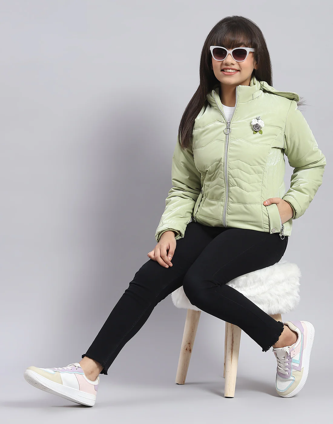 Girls Green Solid Hooded Full Sleeve Girls Jacket - Image 2