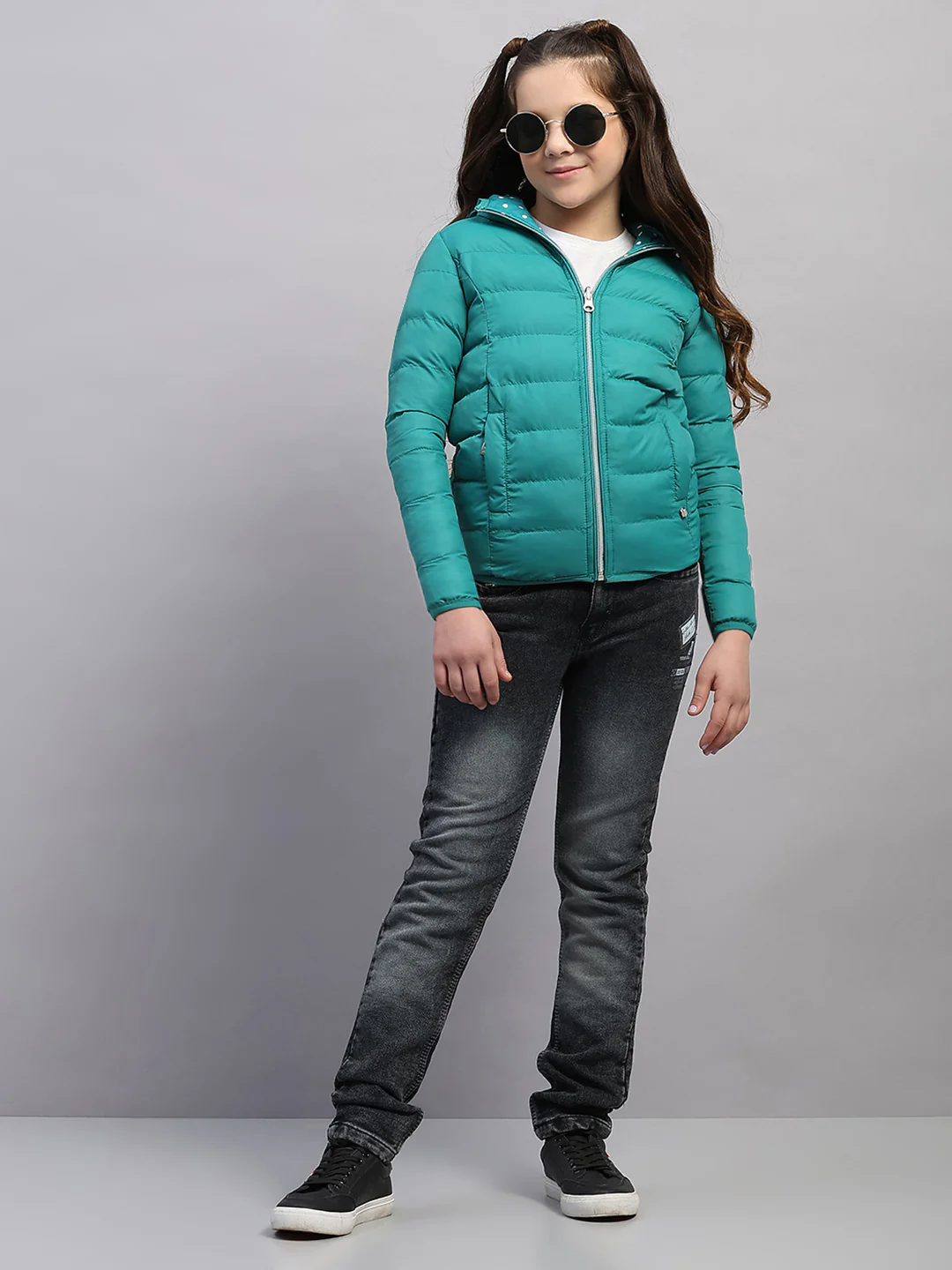 Girls Green Solid Hooded Full Sleeve Reversible Jacket - Image 2