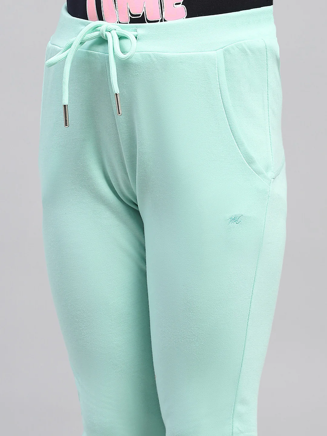 Girls Green Solid Regular Fit Capri - Image 6