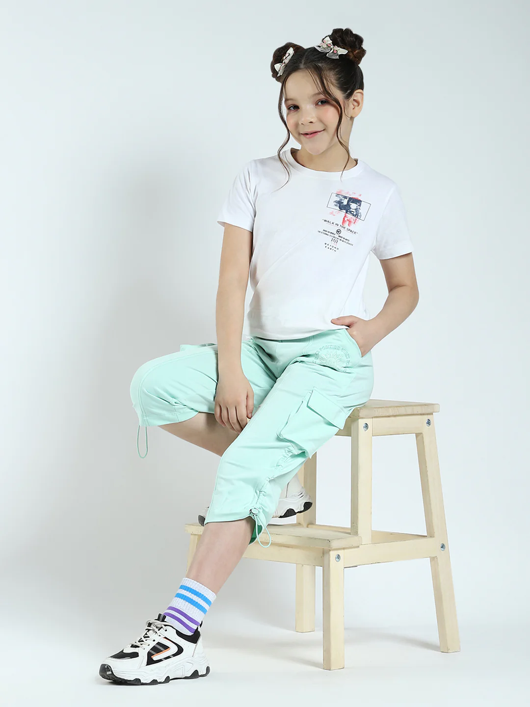 Girls Green Solid Regular Fit Capri - Image 2