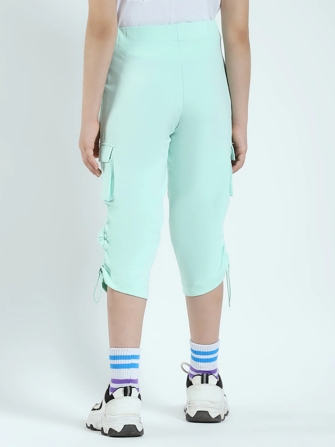 Girls Green Solid Regular Fit Capri - Image 5
