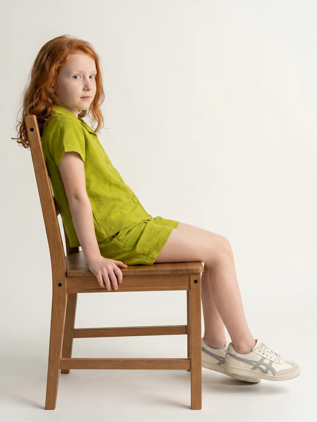 Girls Green Solid Round Neck Half Sleeve Cords Set - Image 5