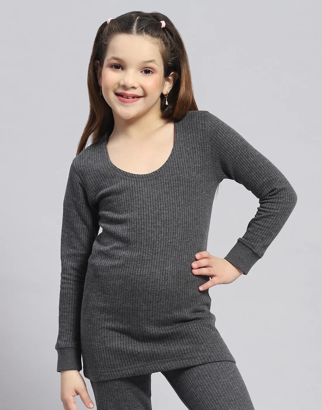 Girls Grey Solid Round Neck Full Sleeve Thermal Vest - Image 2