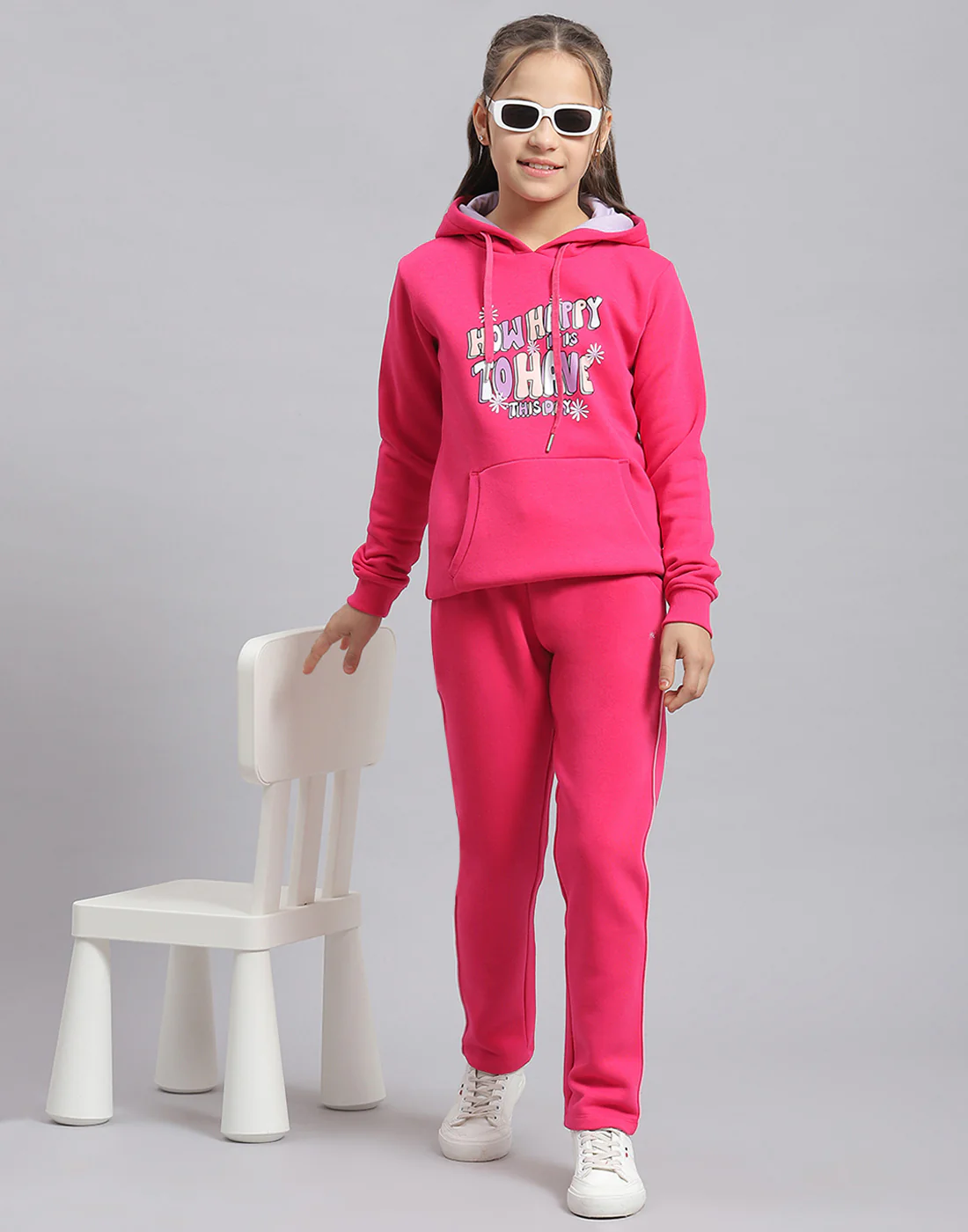 Girls Magenta Printed Hooded Full Sleeve Sweatshirt - Image 2
