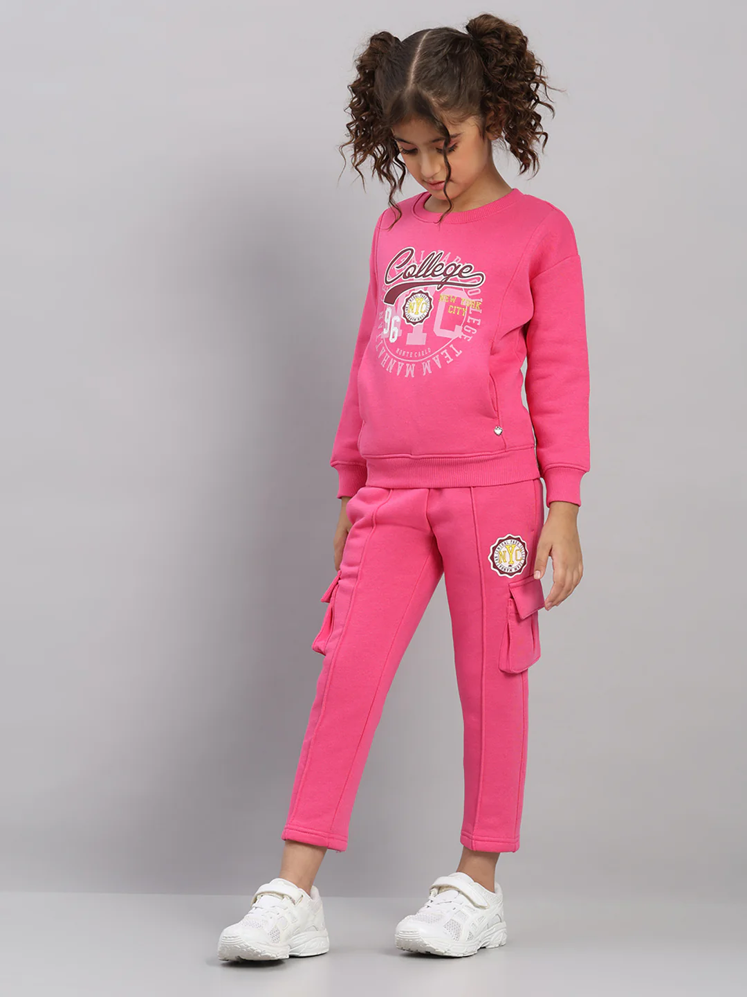 Girls Magenta Printed Round Neck Full Sleeve Tracksuit - Image 3