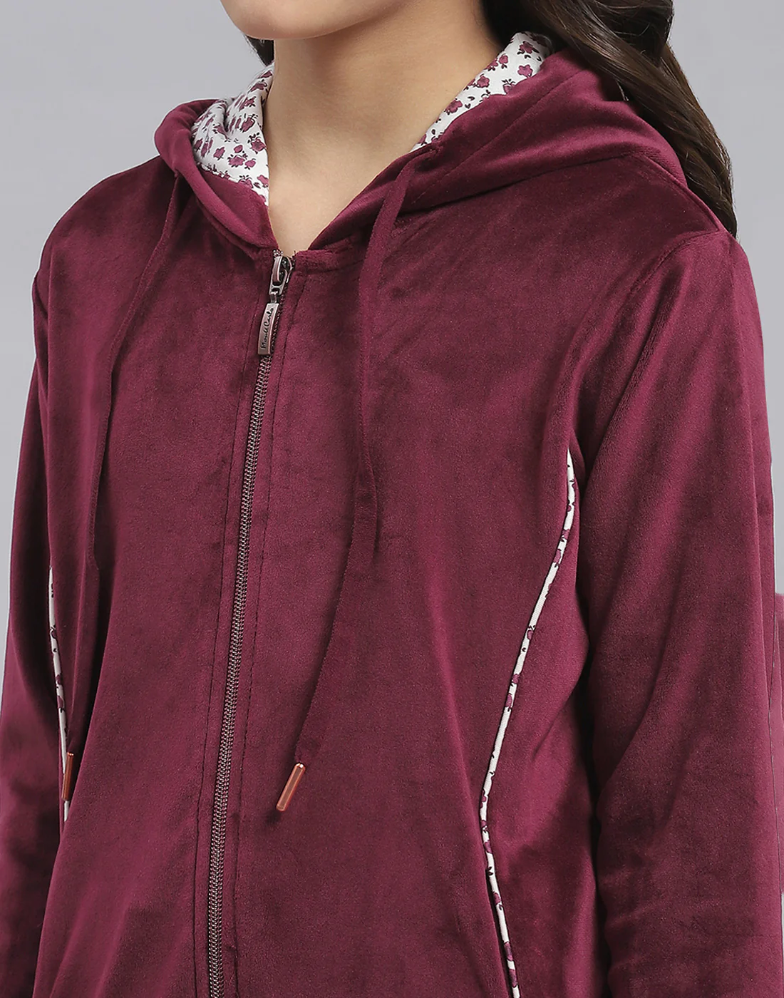 Girls Maroon Solid Hooded Full Sleeve Tracksuit - Image 8