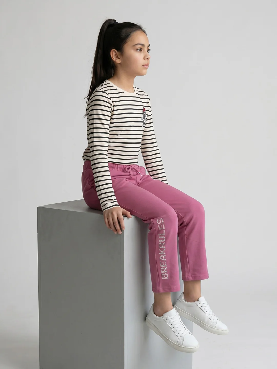 Girls Mauve Printed Regular Fit Lower - Image 5