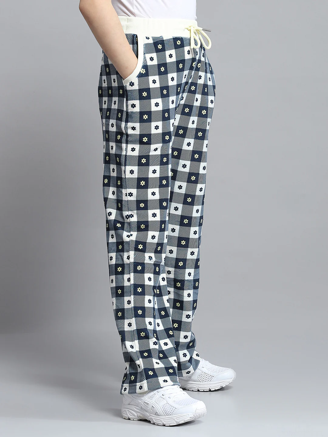 Girls Navy Blue Printed Round Neck Full Sleeve Tracksuit - Image 7