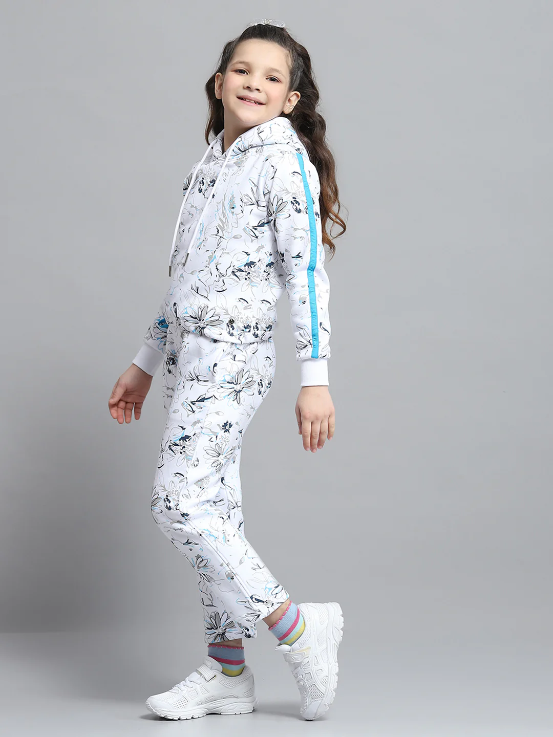 Girls Off White Printed Hooded Full Sleeve Tracksuit - Image 3