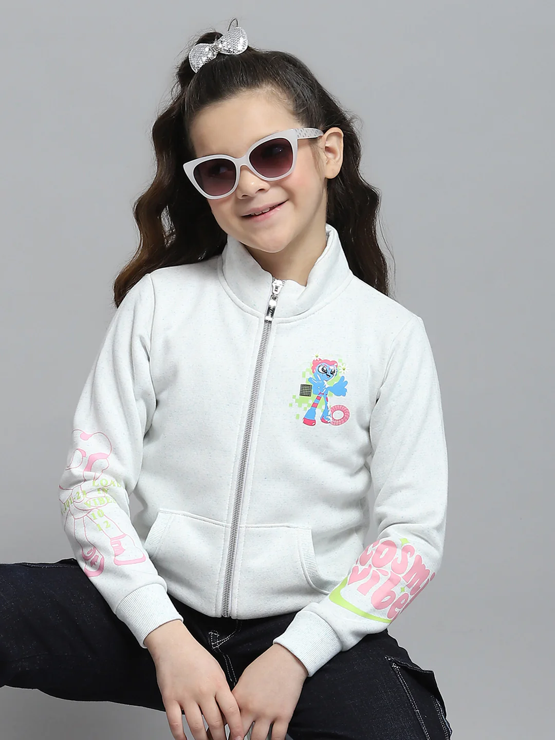 Girls Off White Printed Mock Neck Full Sleeve Sweatshirt - Image 6