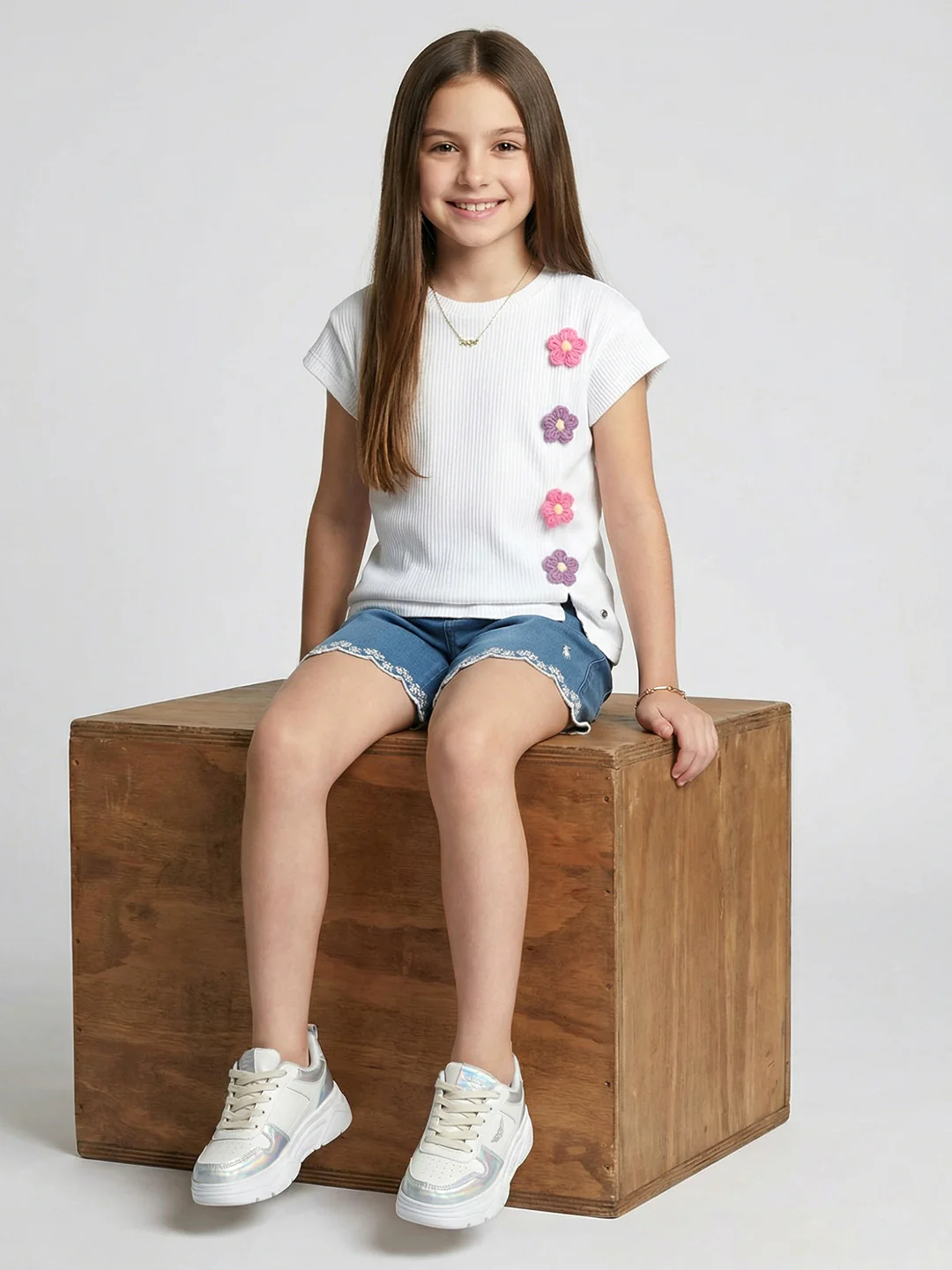 Girls Off White Self Design Round Neck Half Sleeve Top - Image 5