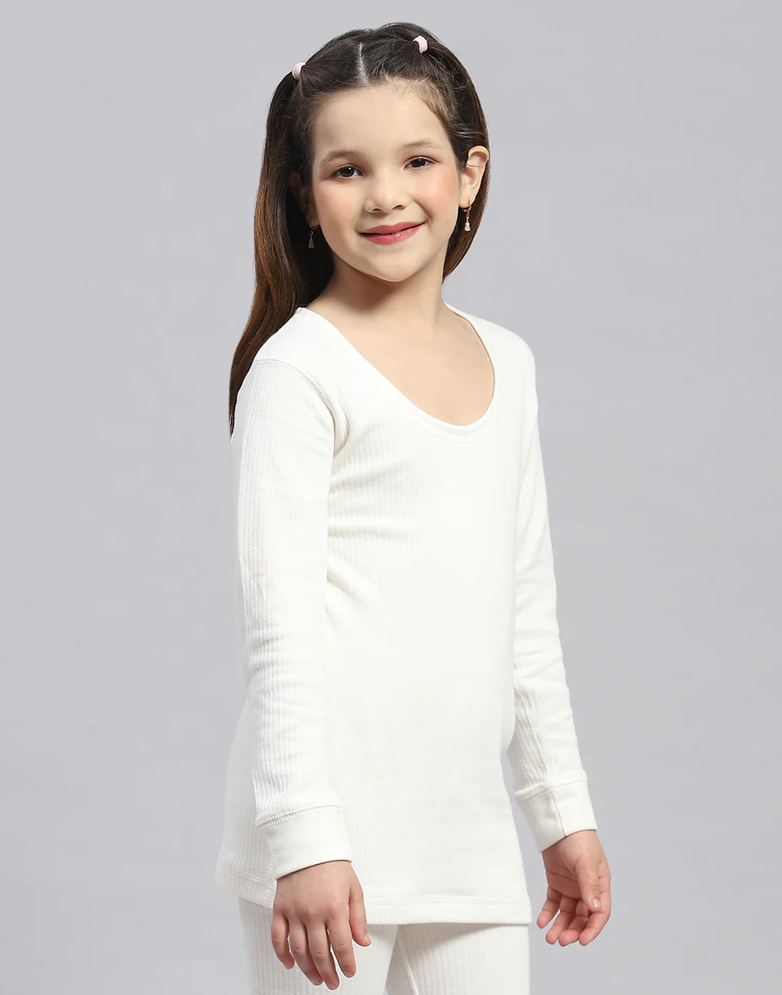 Girls Off White Solid Round Neck Full Sleeve Thermal Vest - Image 4