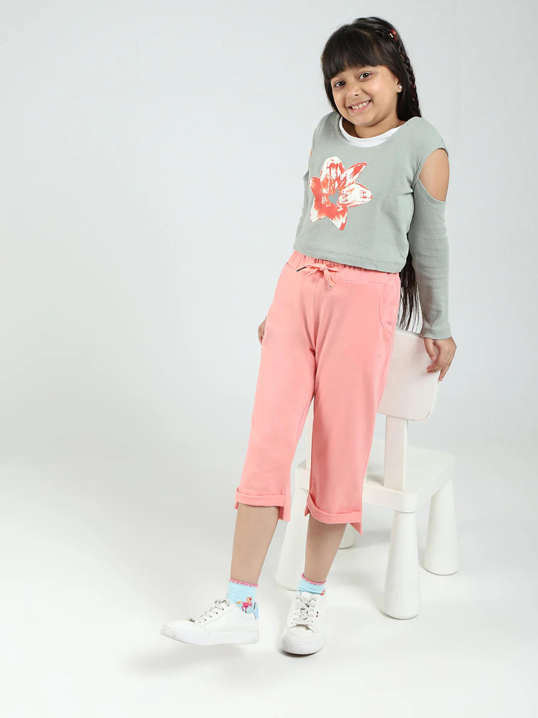 Girls Peach Solid Regular Fit Capri - Image 2