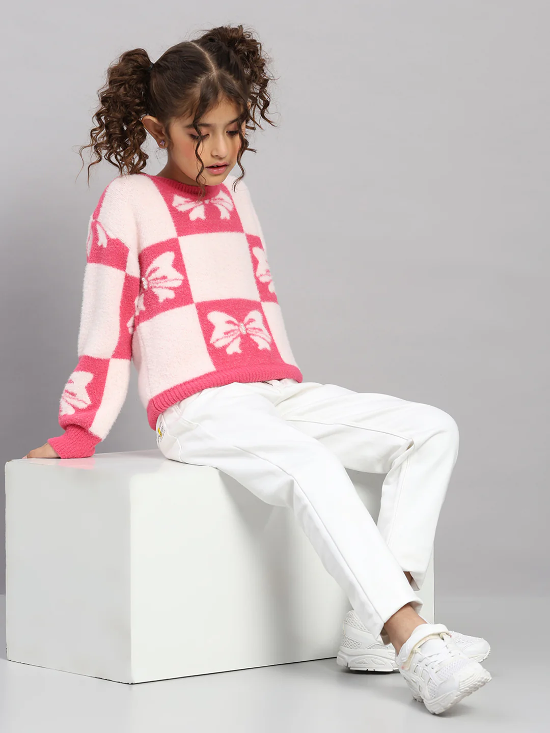 Girls Pink Embroidered Round Neck Full Sleeve Pullover - Image 2