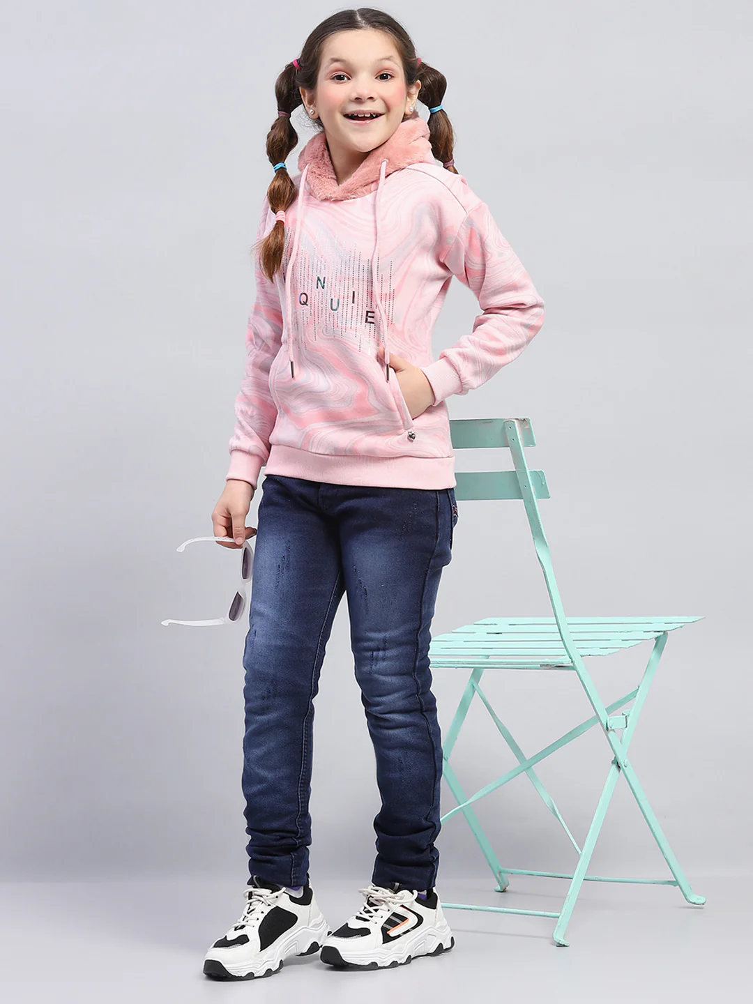 Girls Pink Printed Hooded Full Sleeve Sweatshirt - Image 2