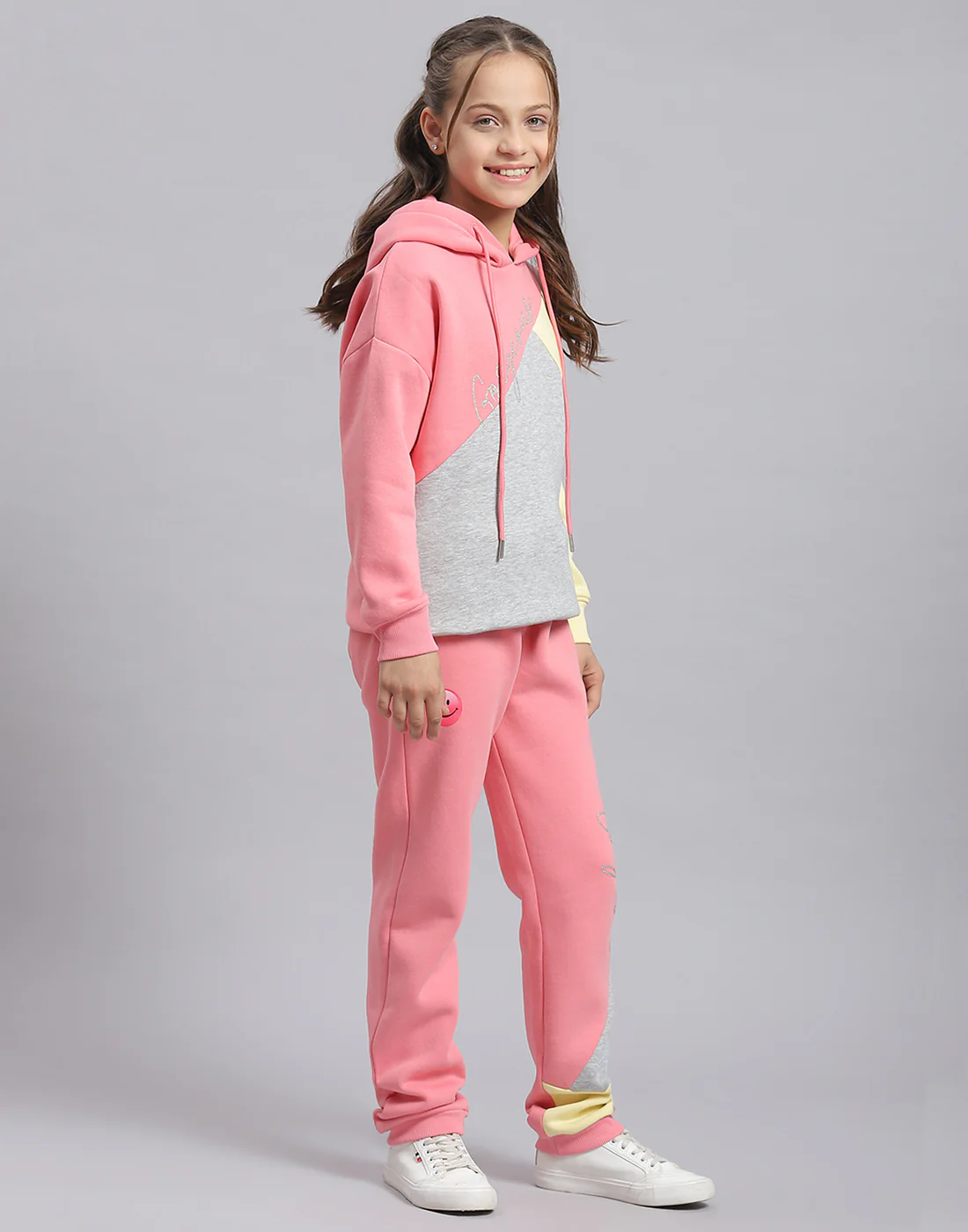 Girls Pink Printed Hooded Full Sleeve Tracksuit - Image 4