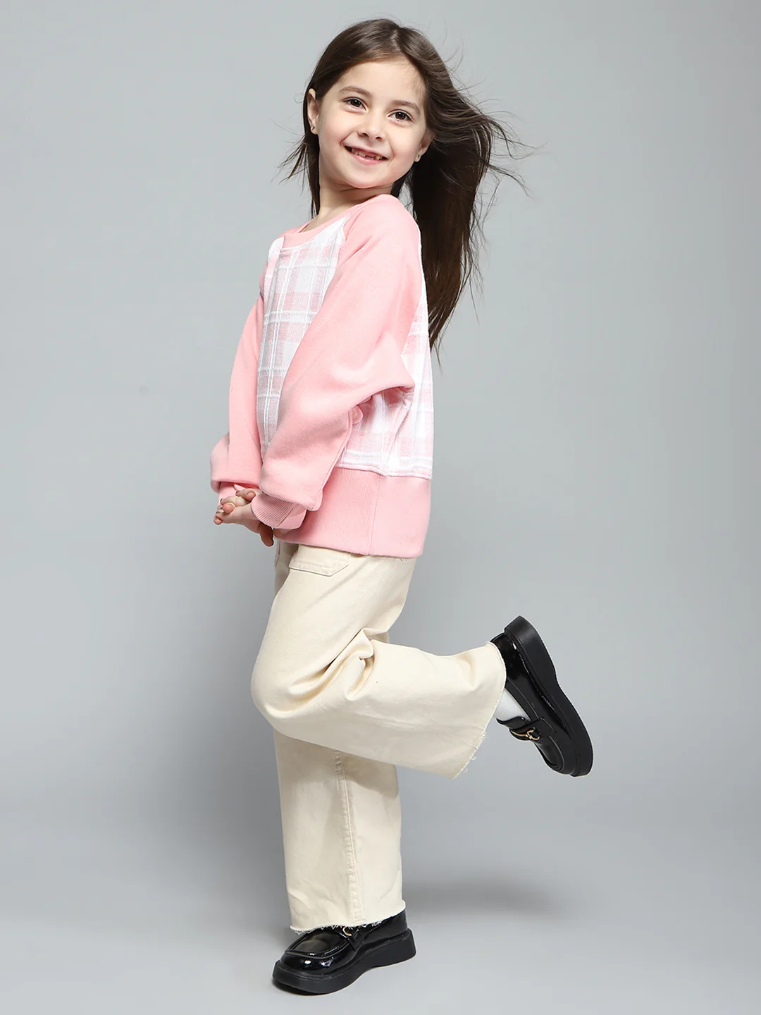 Girls Pink Self Design Round Neck Full Sleeve Sweatshirt - Image 2