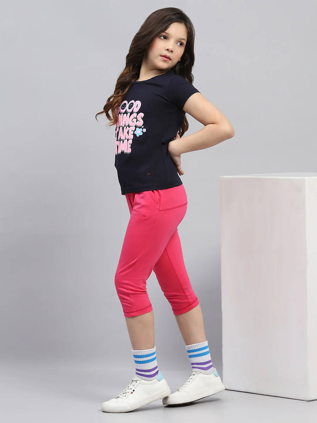 Girls Pink Solid Regular Fit Capri - Image 2