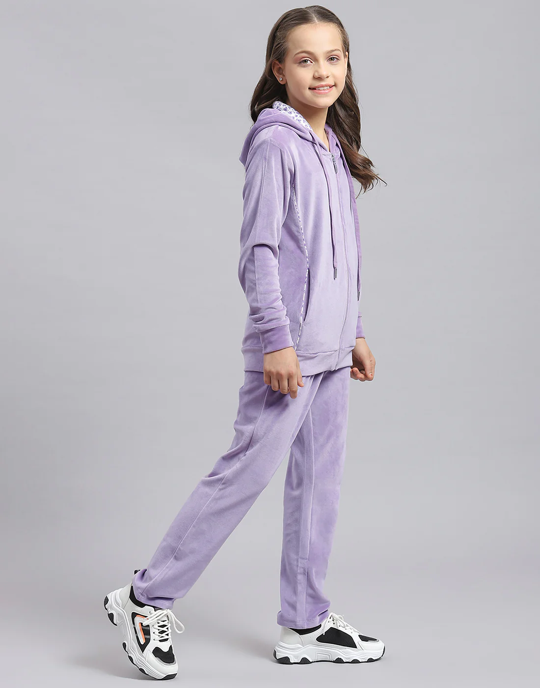 Girls Purple Solid Hooded Full Sleeve Tracksuit - Image 4