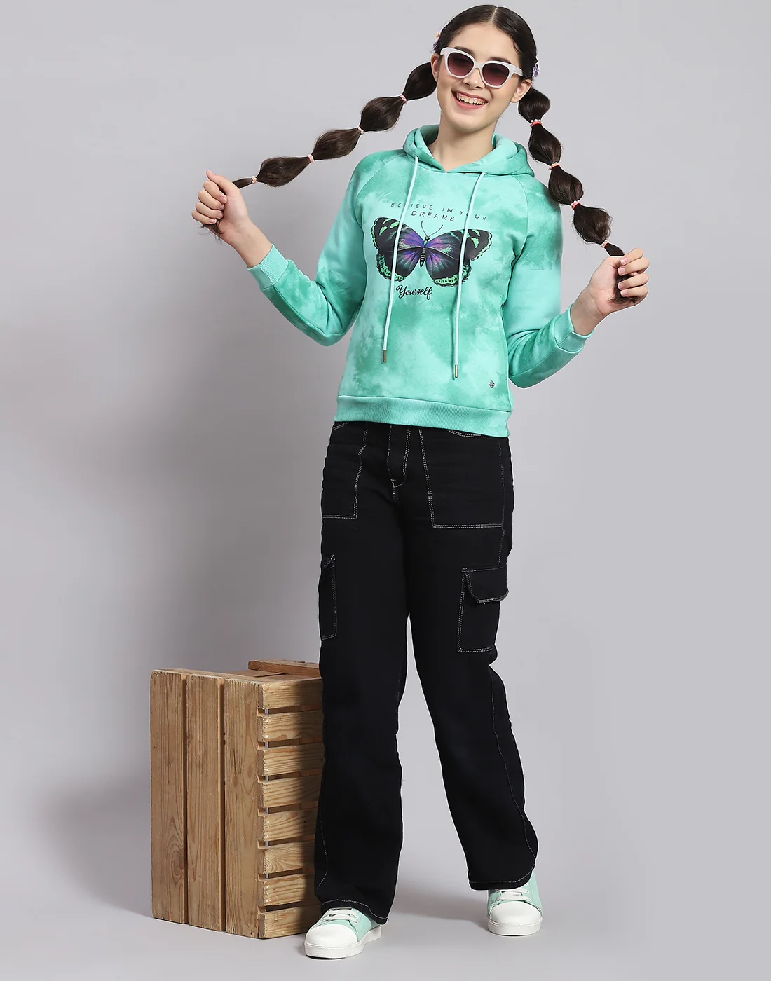 Girls Turquoise Blue Printed Hooded Full Sleeve Sweatshirt - Image 2