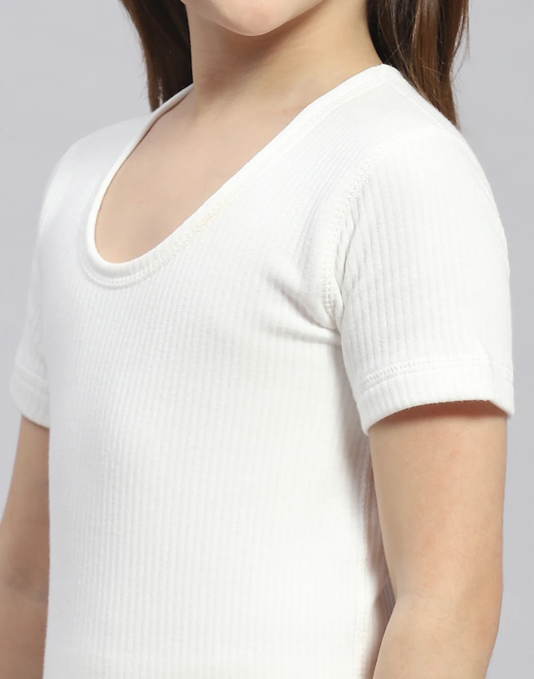 Girls White Solid Round Neck Half Sleeve Thermal Vest - Image 7
