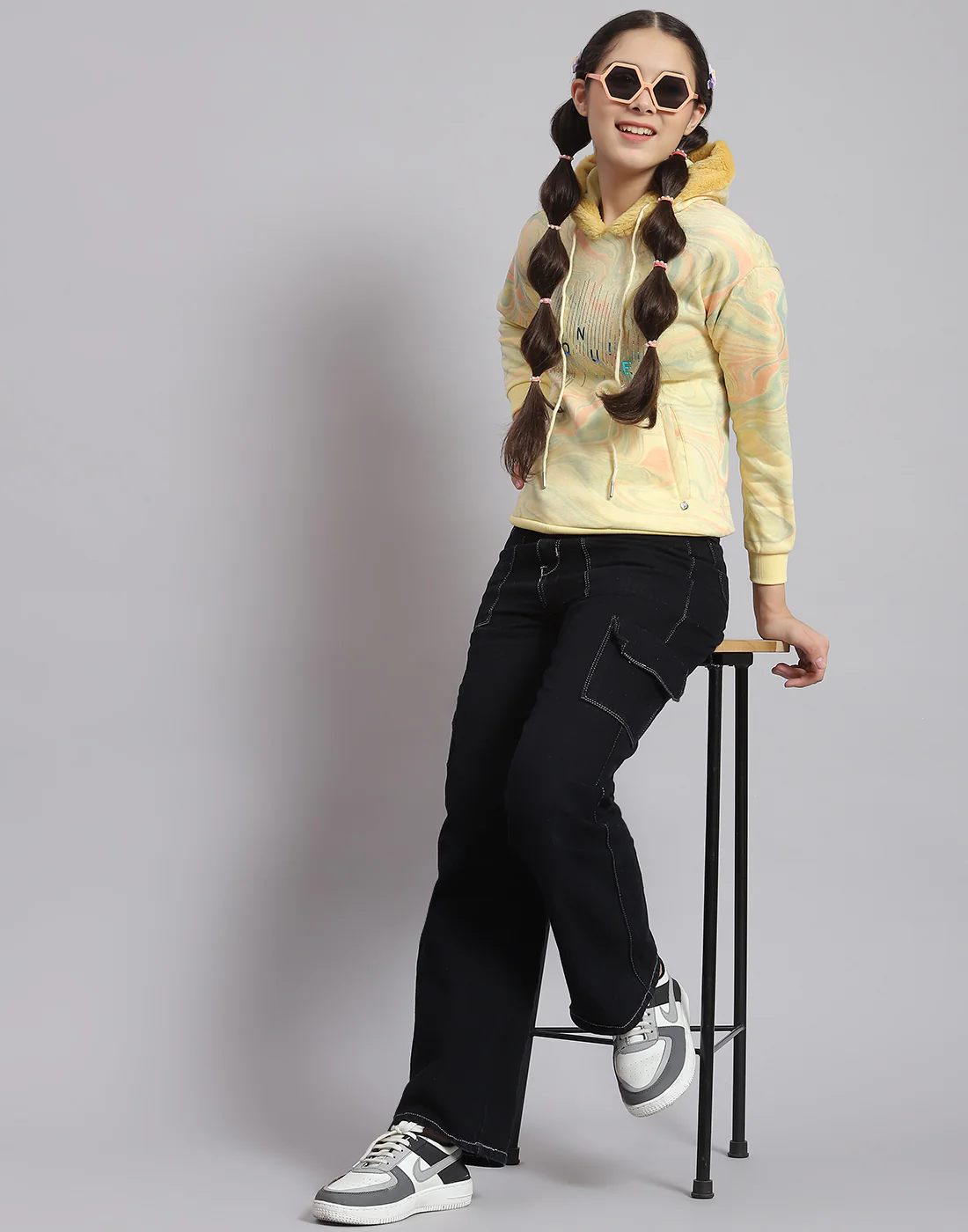 Girls Yellow Printed Hooded Full Sleeve Sweatshirt - Image 2