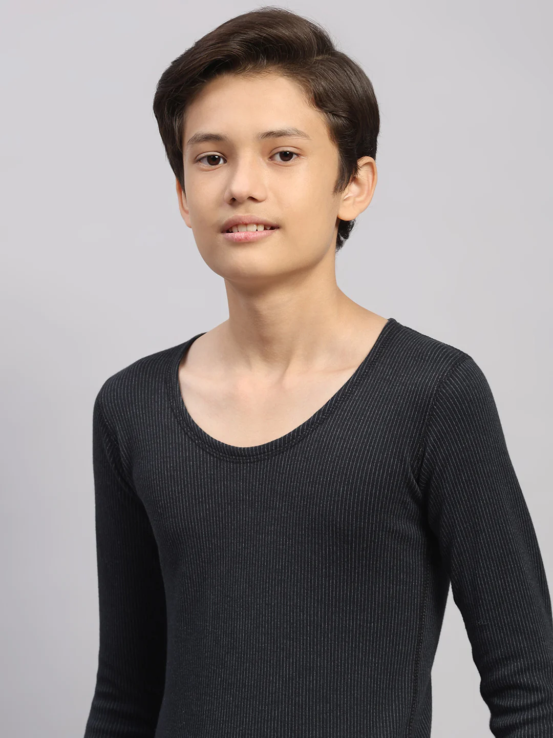 Kids Black Solid Round Neck Full Sleeve Thermal Vest - Image 6