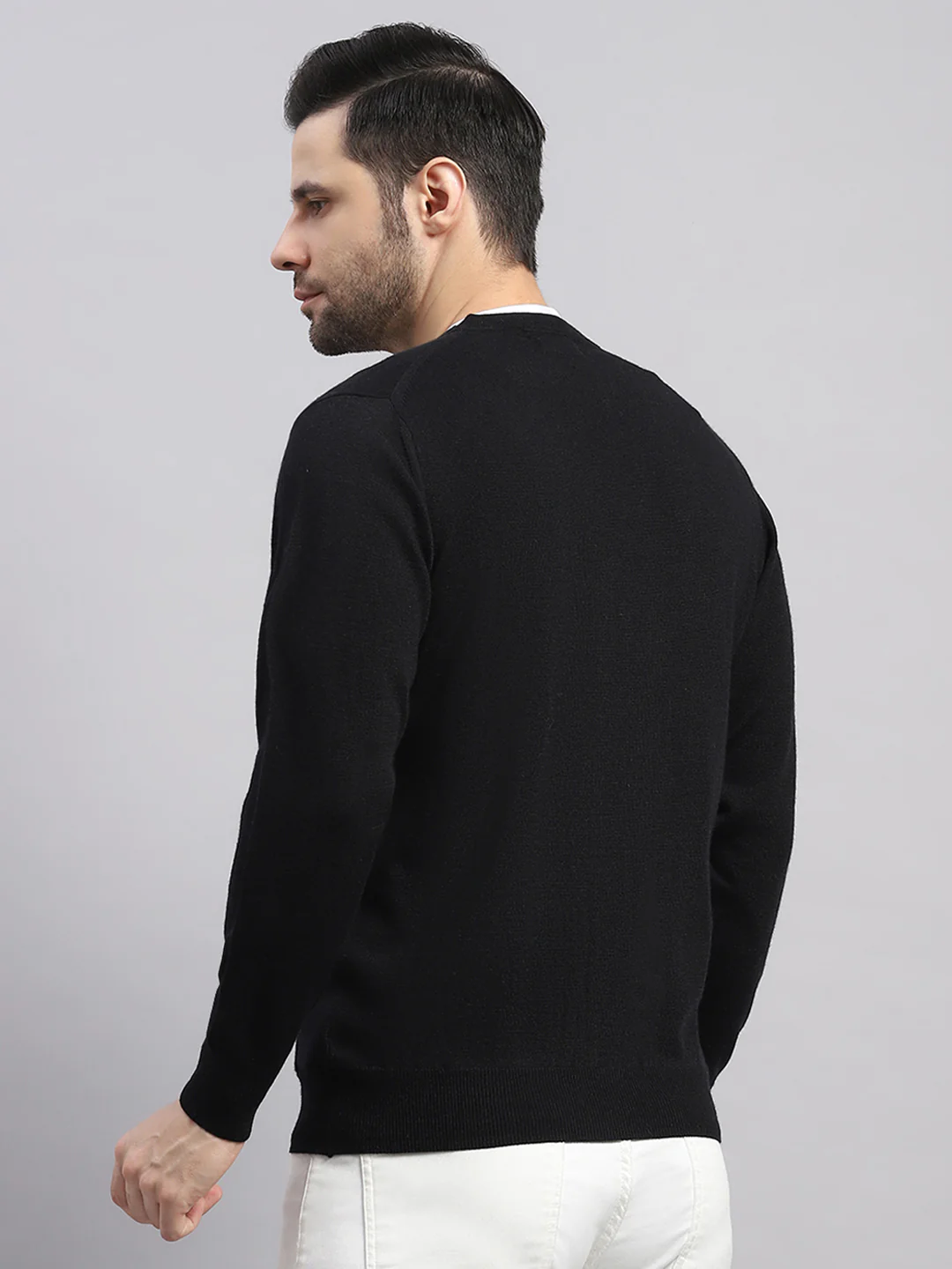 Luxuria Men Black Solid V Neck Full Sleeve Cardigan - Image 5