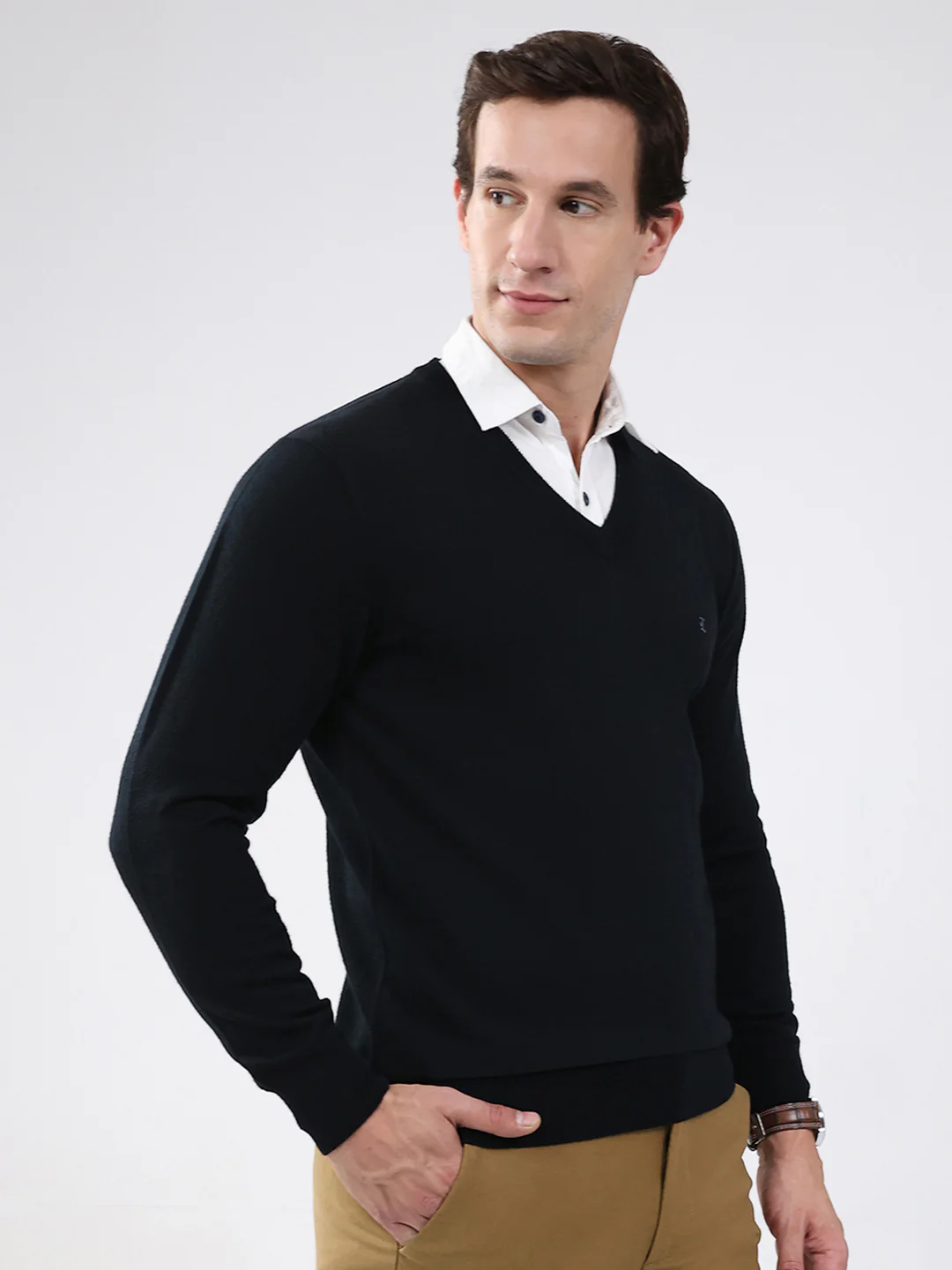 Luxuria Men Black Solid V Neck Full Sleeve Pullover - Image 4