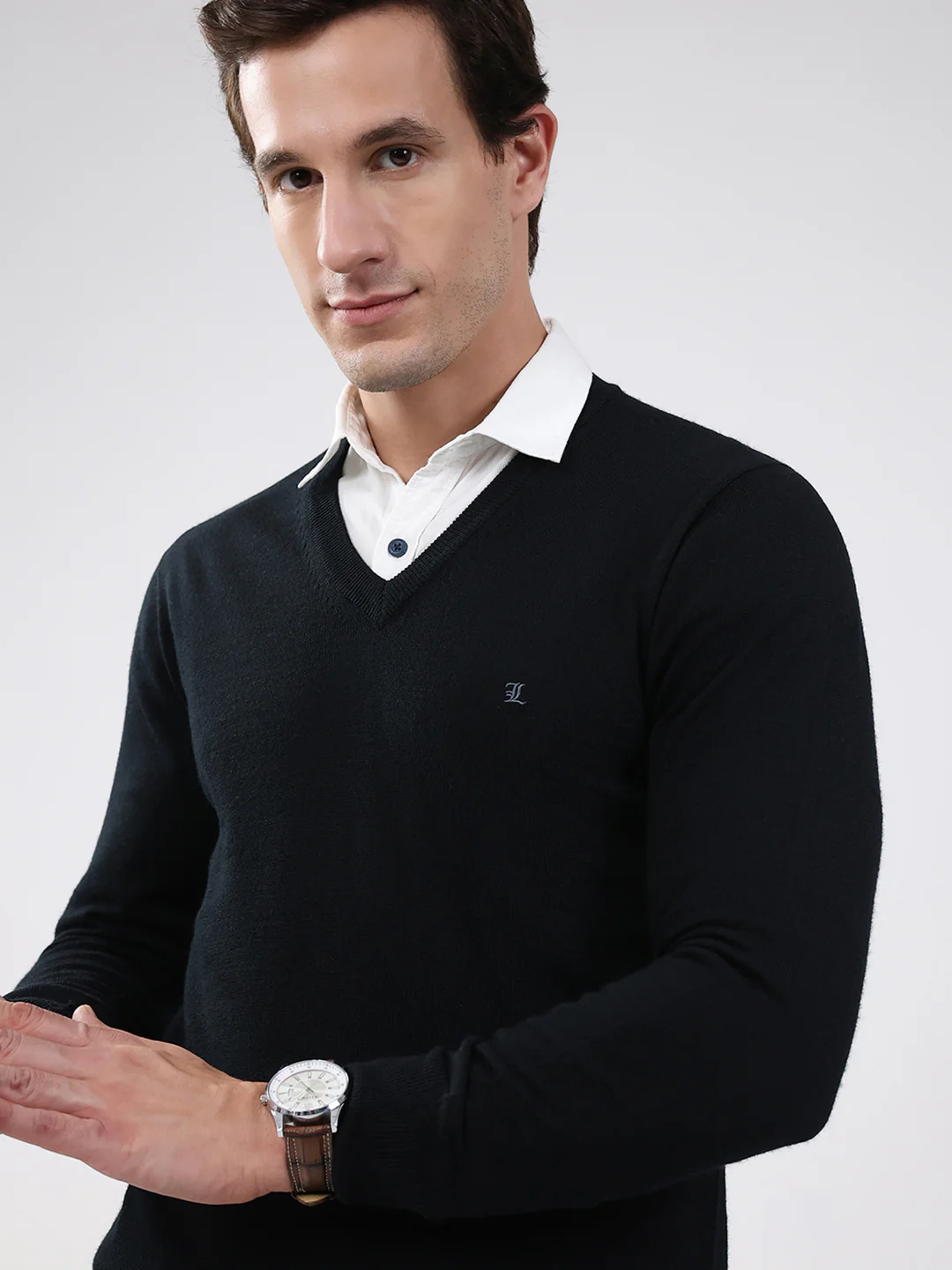 Luxuria Men Black Solid V Neck Full Sleeve Pullover - Image 7