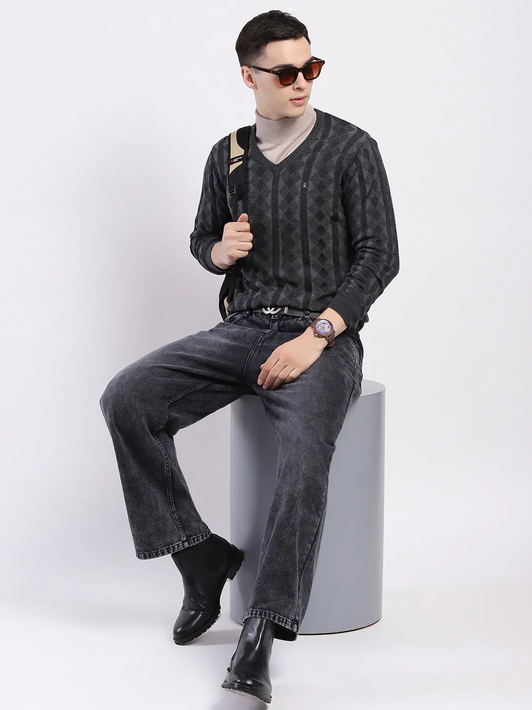 Luxuria Men Charcoal Self Design V Neck Full Sleeve Pullover - Image 2