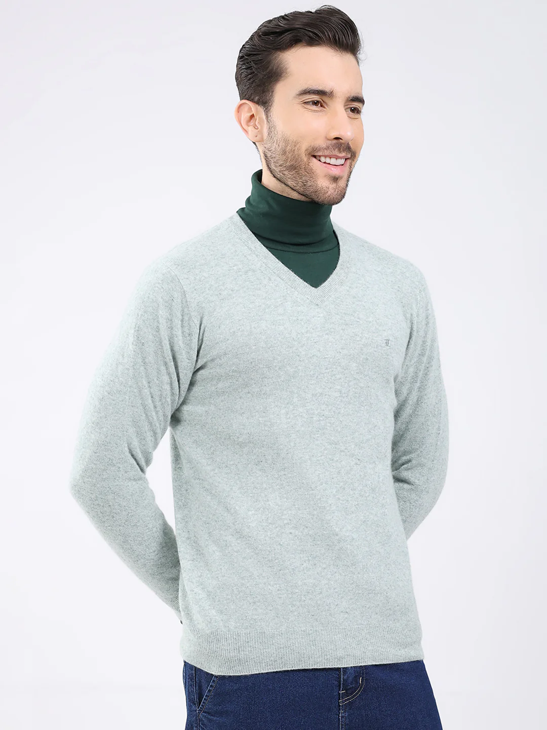 Luxuria Men Green Solid V Neck Full Sleeve Pullover - Image 4