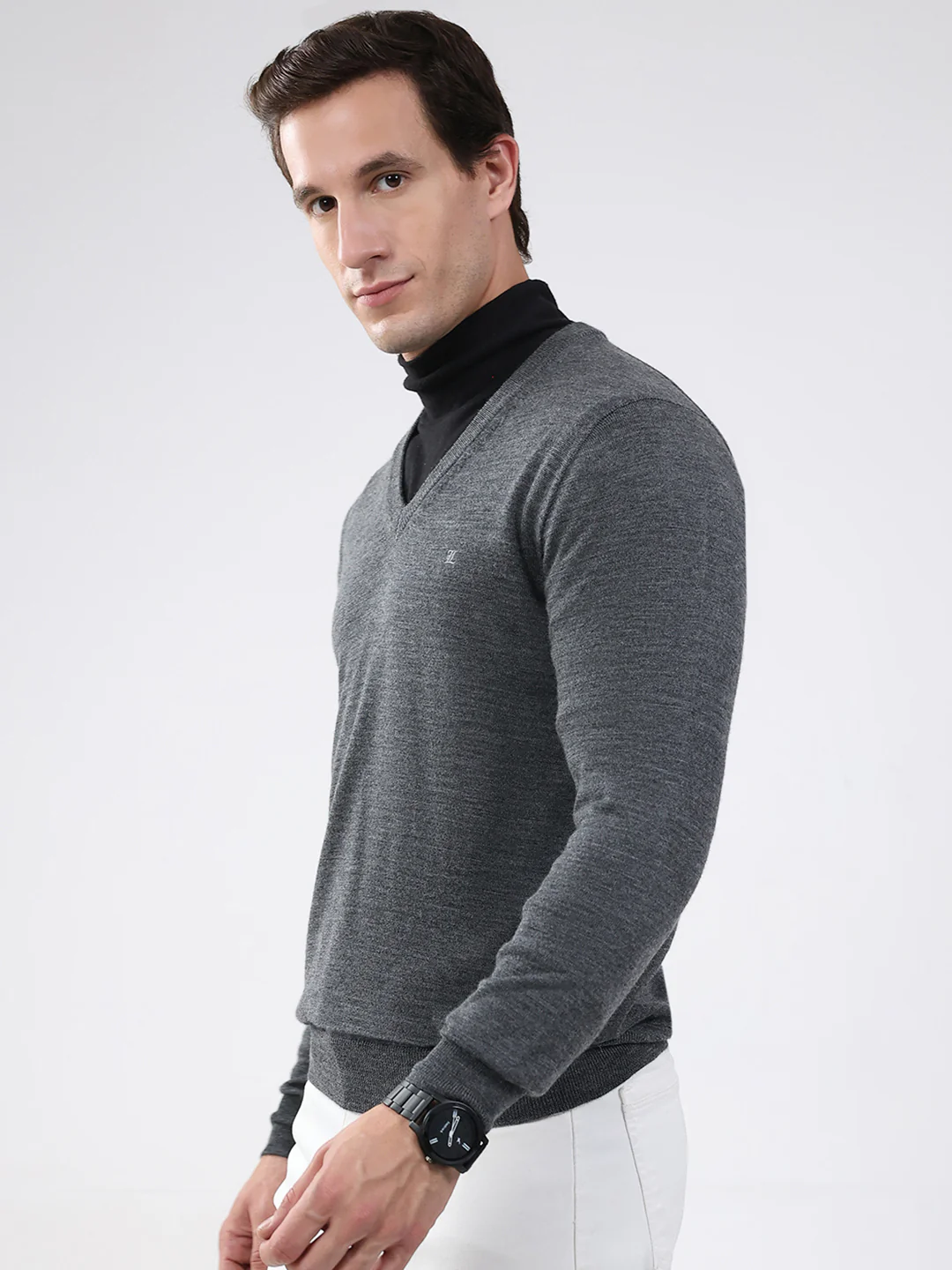Luxuria Men Grey Solid V Neck Full Sleeve Pullover - Image 3