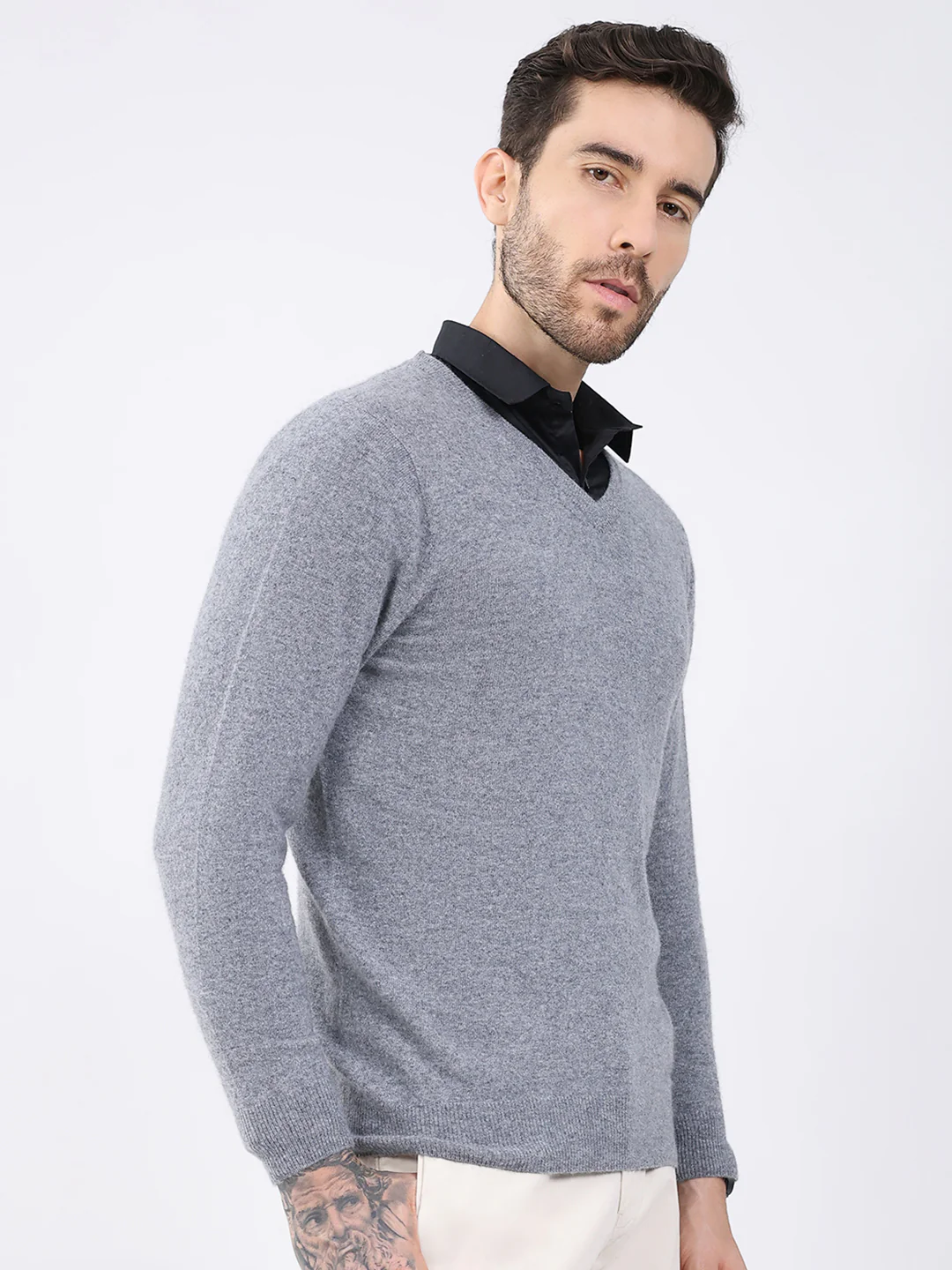 Luxuria Men Grey Solid V Neck Full Sleeve Pullover - Image 4