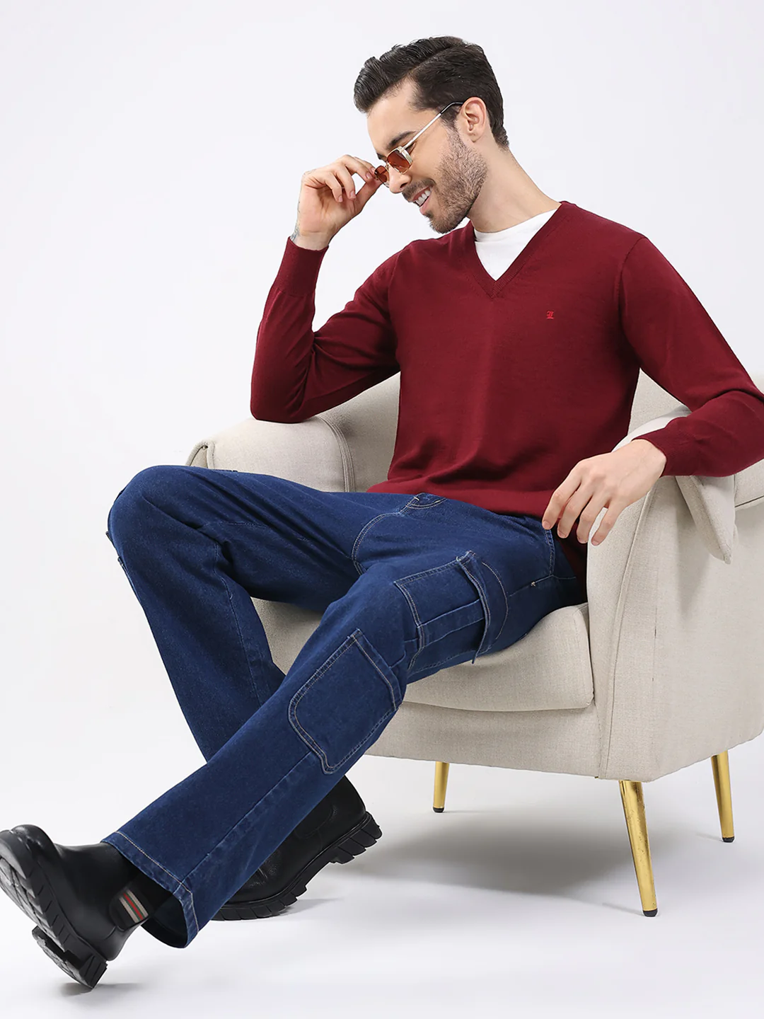 Luxuria Men Maroon Solid V Neck Full Sleeve Pullover - Image 2