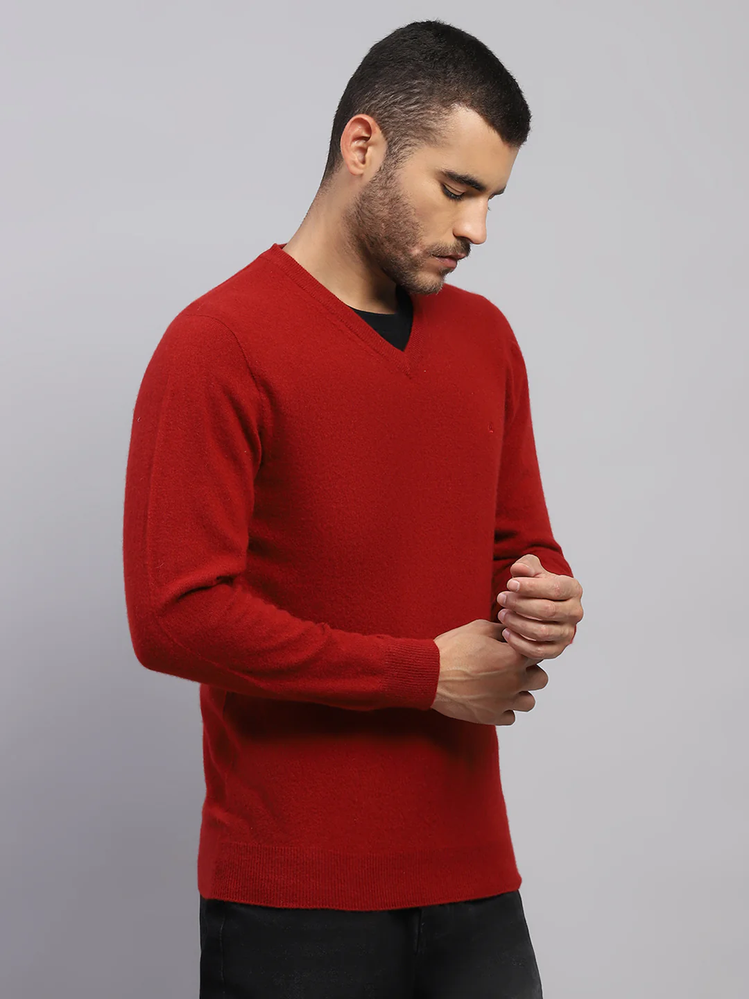 Luxuria Men Maroon Solid V Neck Full Sleeve Pullover - Image 4