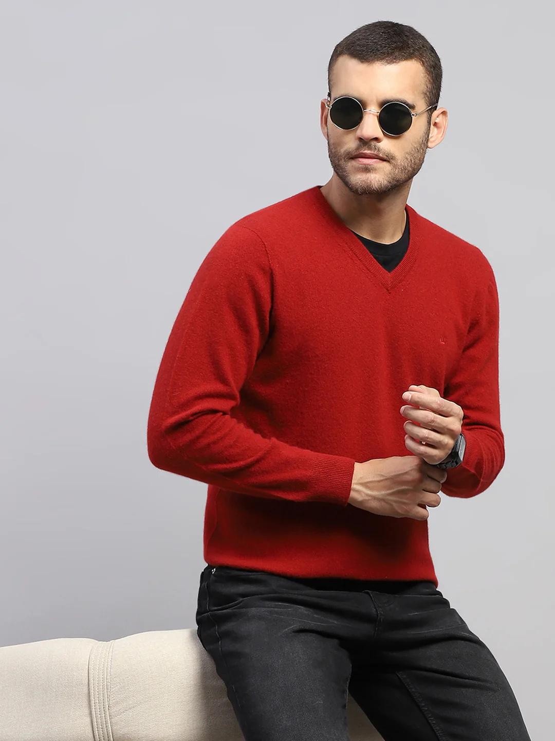 Luxuria Men Maroon Solid V Neck Full Sleeve Pullover - Image 6