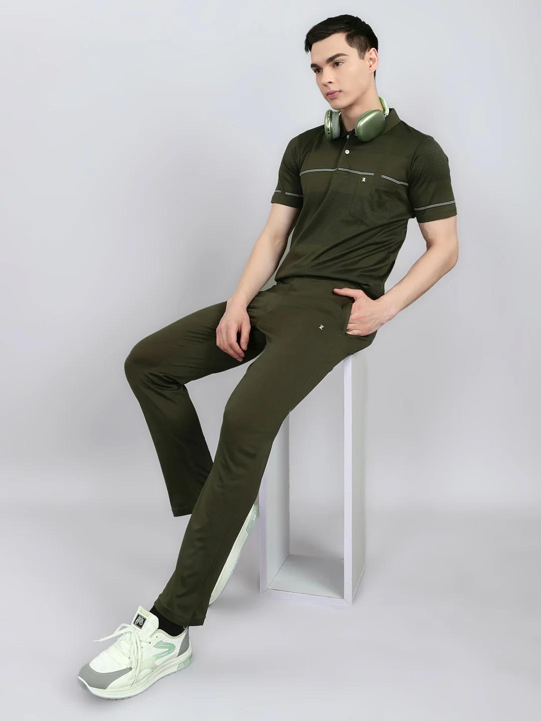 Luxuria Men Olive Solid Round Neck Half Sleeve Lower Set - Image 7