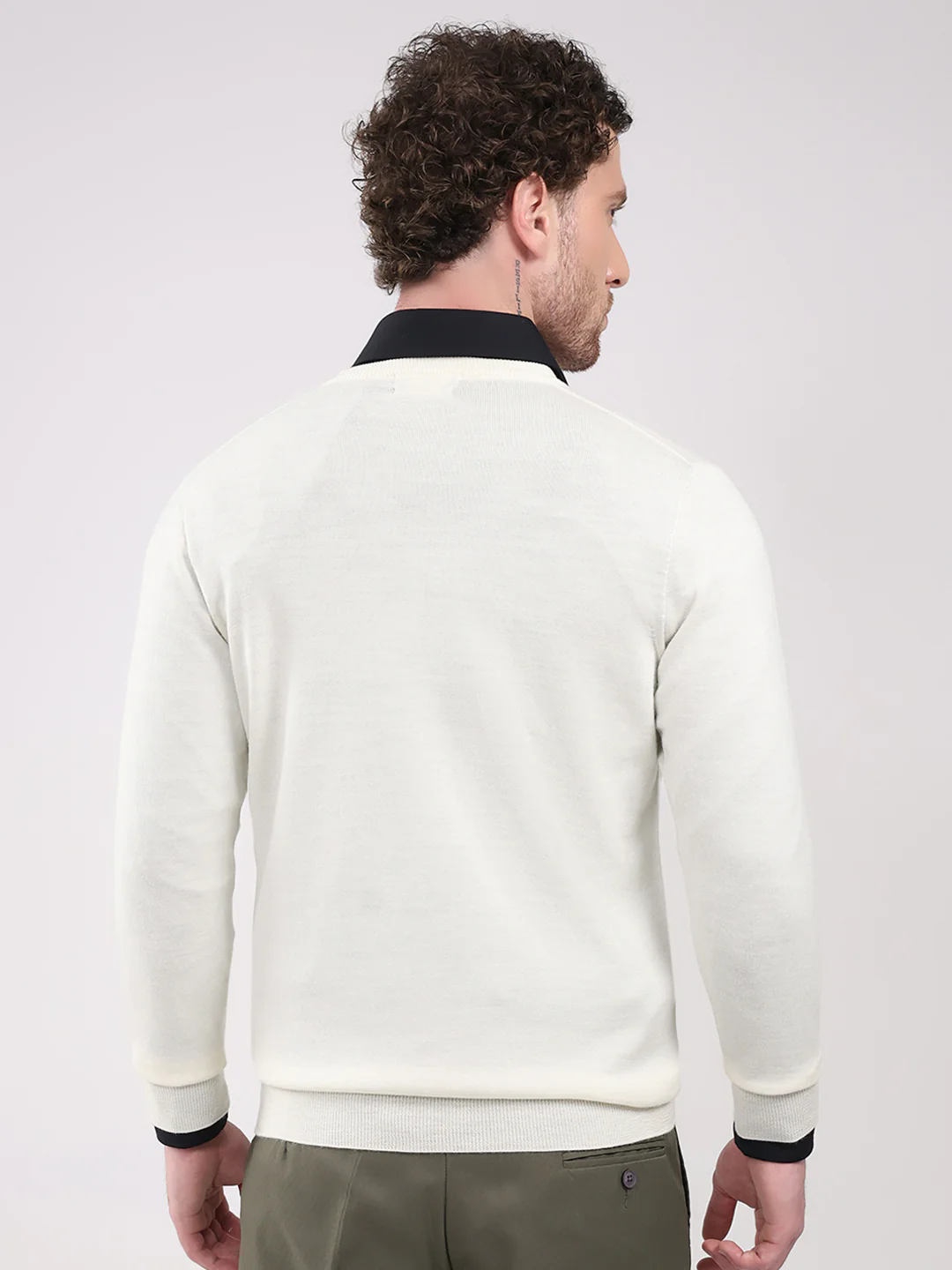 Luxuria Men White Solid V Neck Full Sleeve Pullover - Image 5