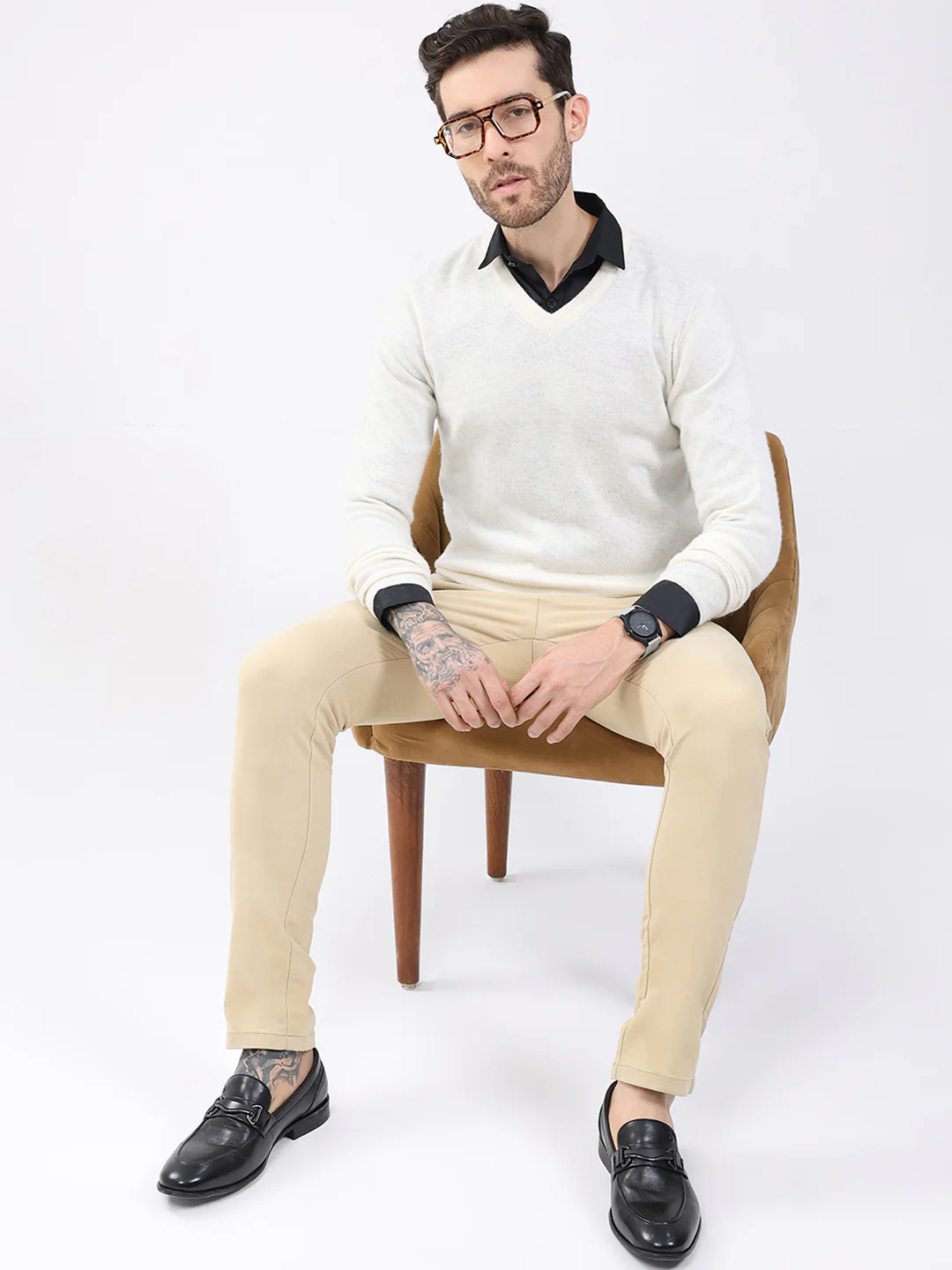 Luxuria Men White Solid V Neck Full Sleeve Pullover - Image 2